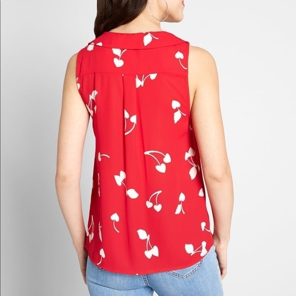 ModCloth Unrivaled Enjoyment Sleeveless Top Cherry Heart - Picture 2 of 6
